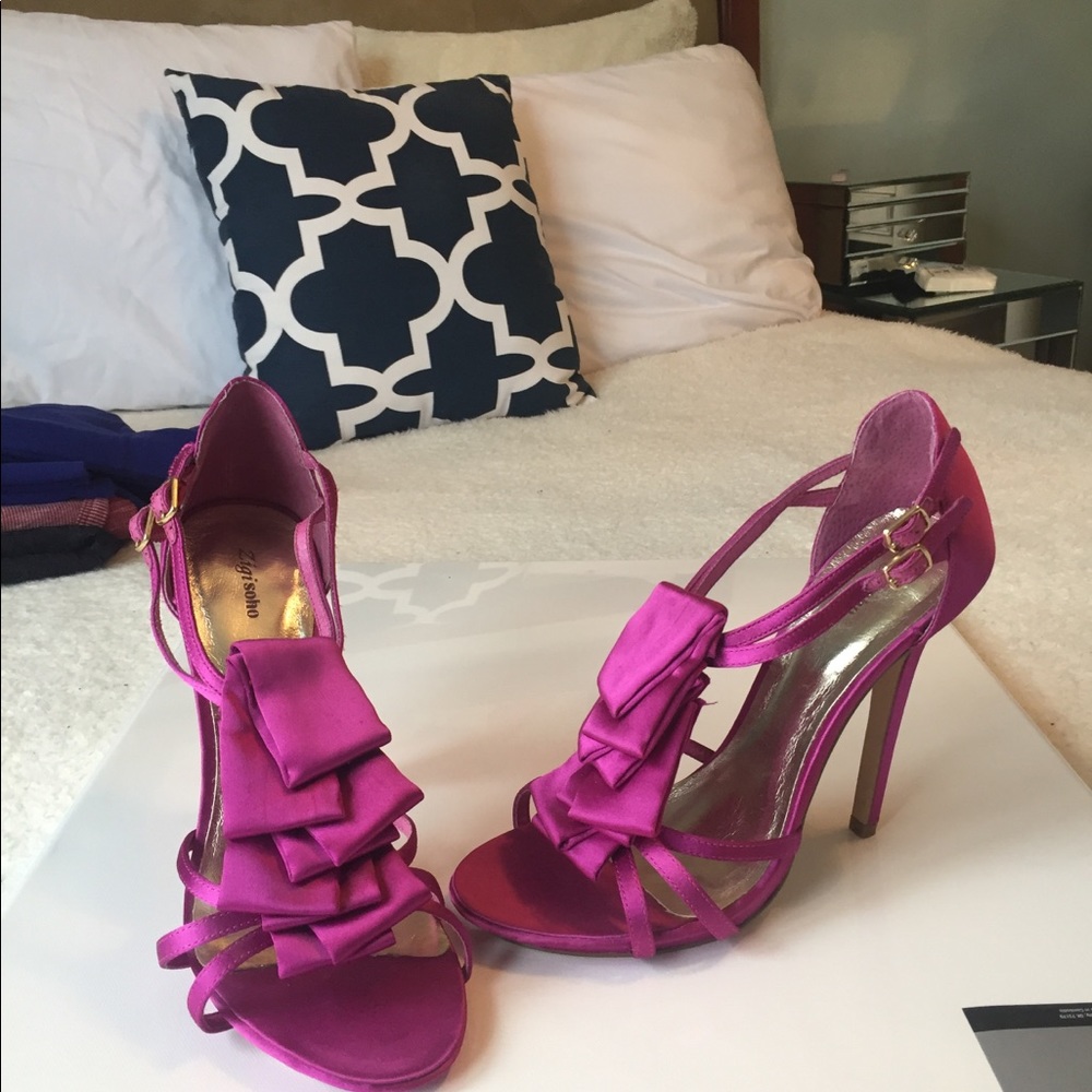 Zigi Soho fuchsia ruffled high heels